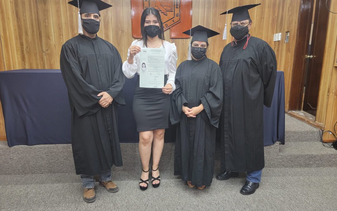 ¡Muchas felicidades, Roxana Carmona! nueva Licenciada en Psicología