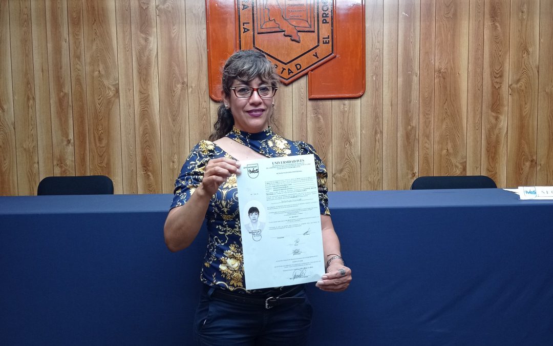 Universidad IVES felicita a Elihoreb Sastré Castelán, nueva Licenciada en Diseño Gráfico