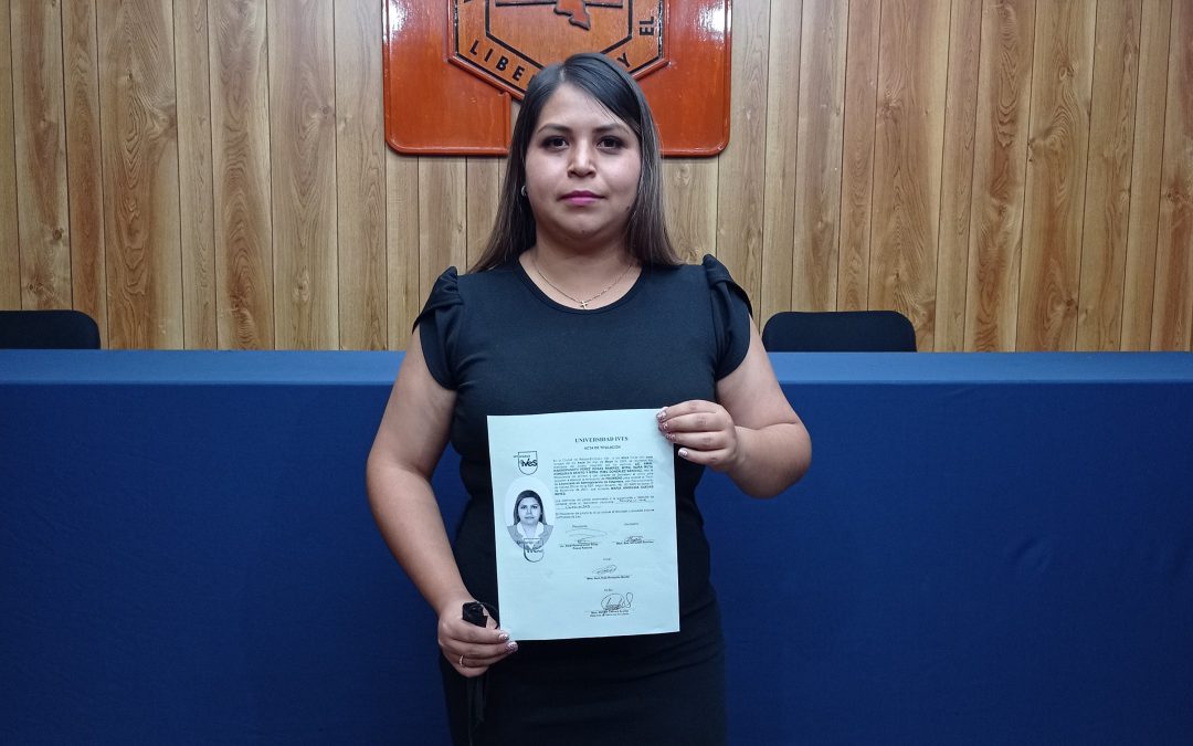 ¡Muchas felicidades, María Angélica Cuevas! nueva Licenciada en Administración de Empresas