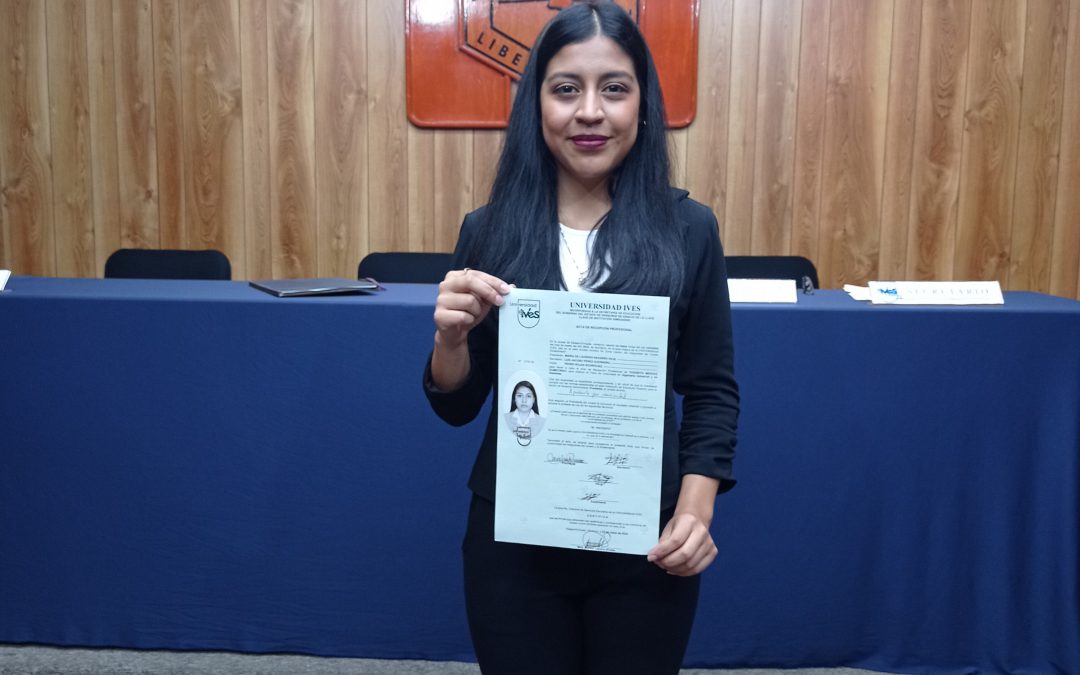 ¡Muchas felicidades, Yosibeth Méndez! nueva Licenciada en Ingeniería Industrial y de Sistemas