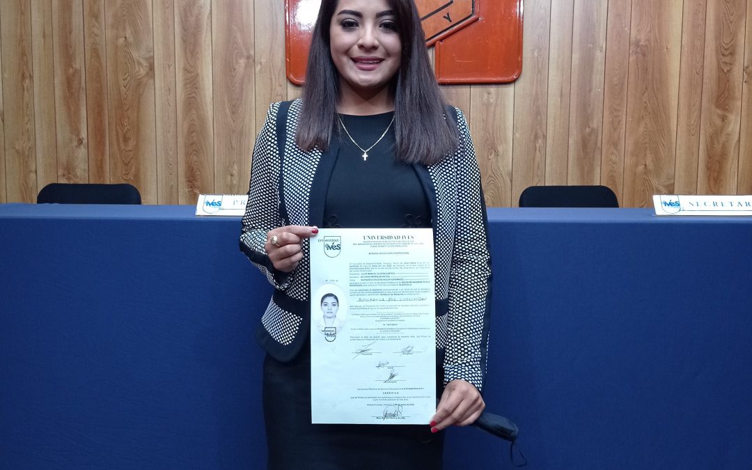 ¡Muchas felicidades, Alexa Monserrat Pérez! nueva Licenciada en Arquitectura